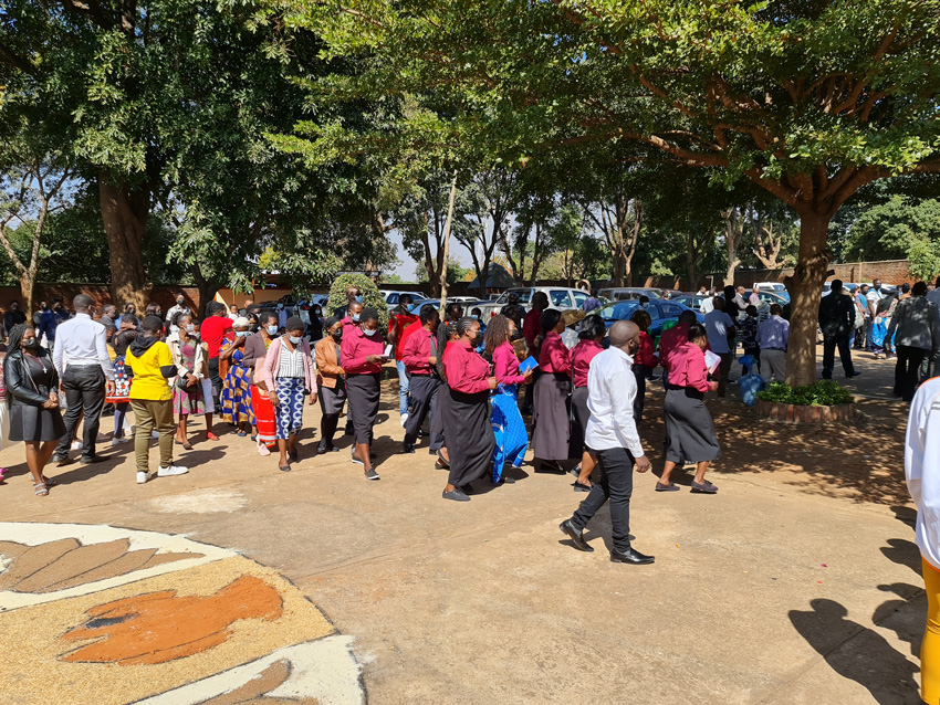 Chigoneka Church Corpus Christi choir members