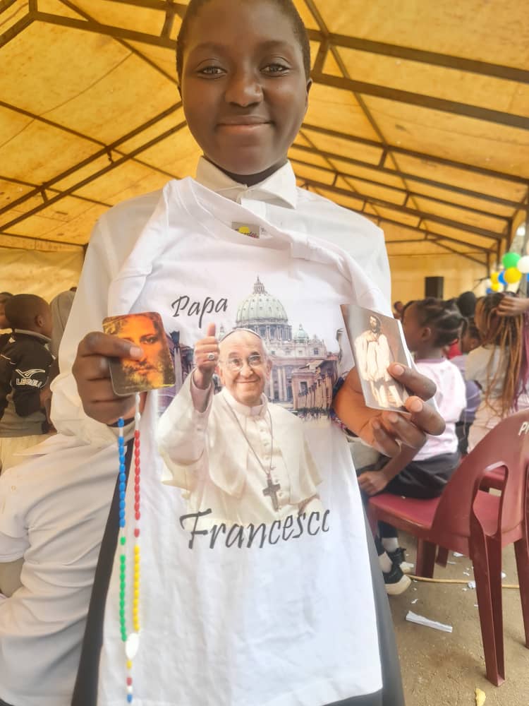 religious quiz winner from st kizito parish at National Children's Congress fundraising lunch