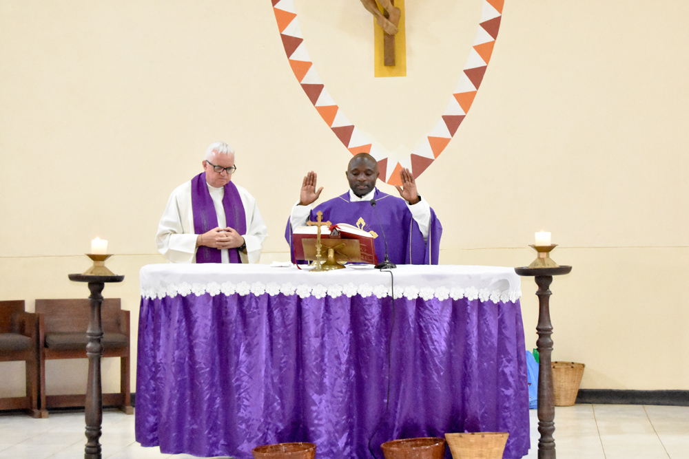 Fr Louis Chikanya celebrating Mass after the Advent Recollection